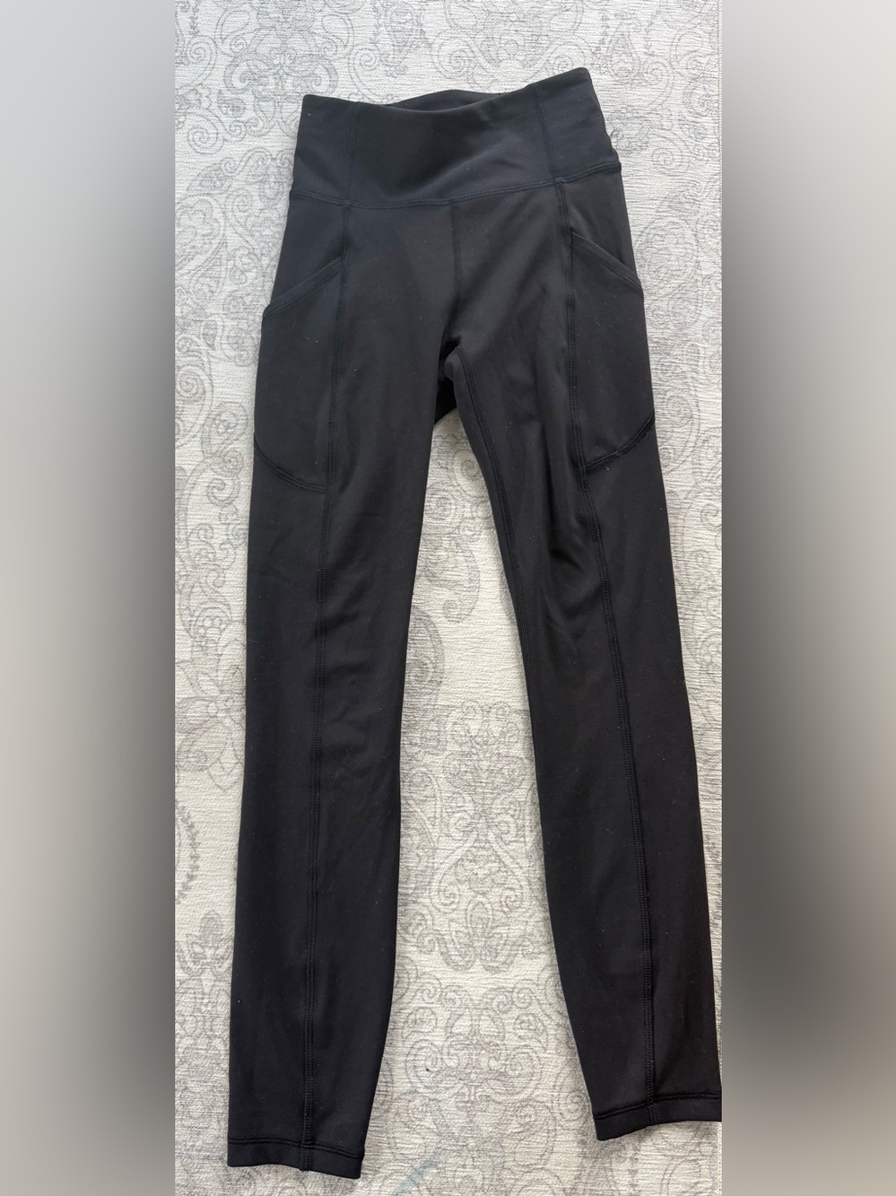 Lululemon women’s Invigorate High-Rise Tight 25" size 0 with pockets